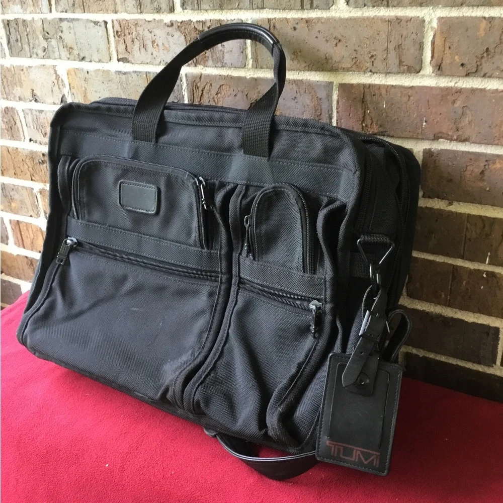 Classic Black Men's Laptop Briefcase with Multiple Front Pockets